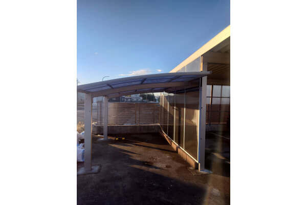 キロスタイルカーポート 基本セット　51-27 標準柱 屋根/熱線遮断ポリカーボネート板 奥行:5052mm×幅:2700mm 有効高:1800mm　柱2本　1台用